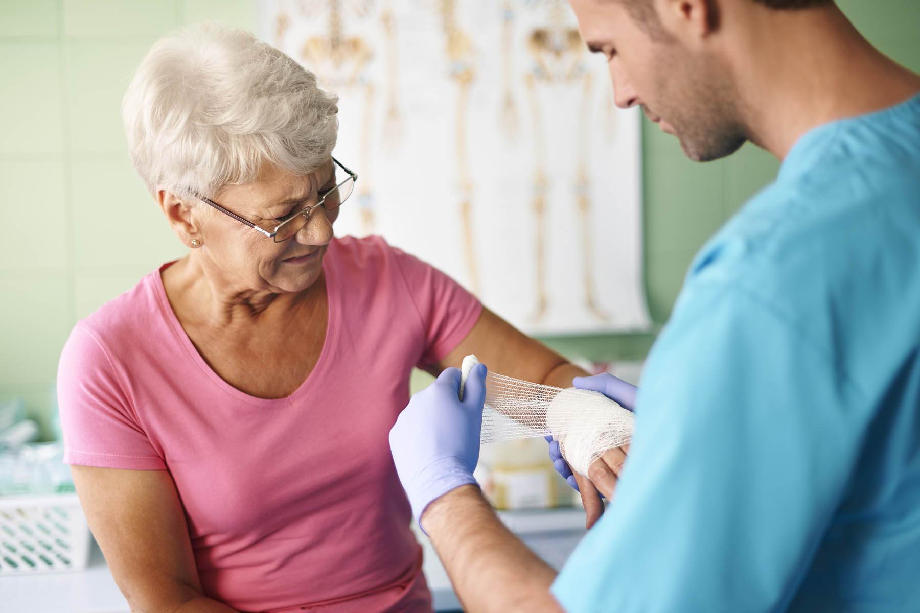 Advanced wound care treatment at Cadia Healthcare in Delaware